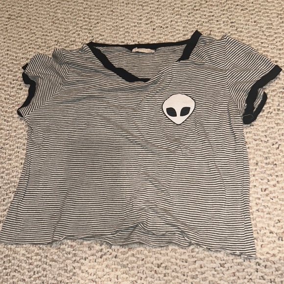 black and white alien tee - Picture 1 of 2